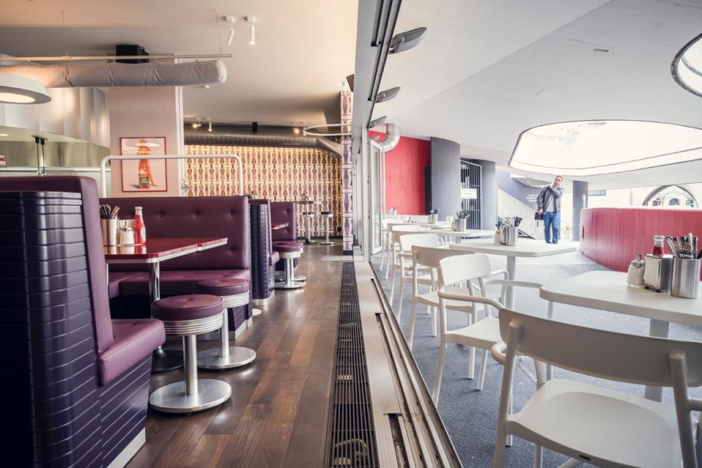 Helvti Diner Urania Umbau
