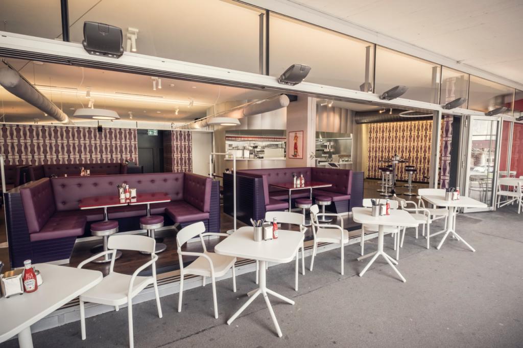 Helvti Diner Urania Umbau